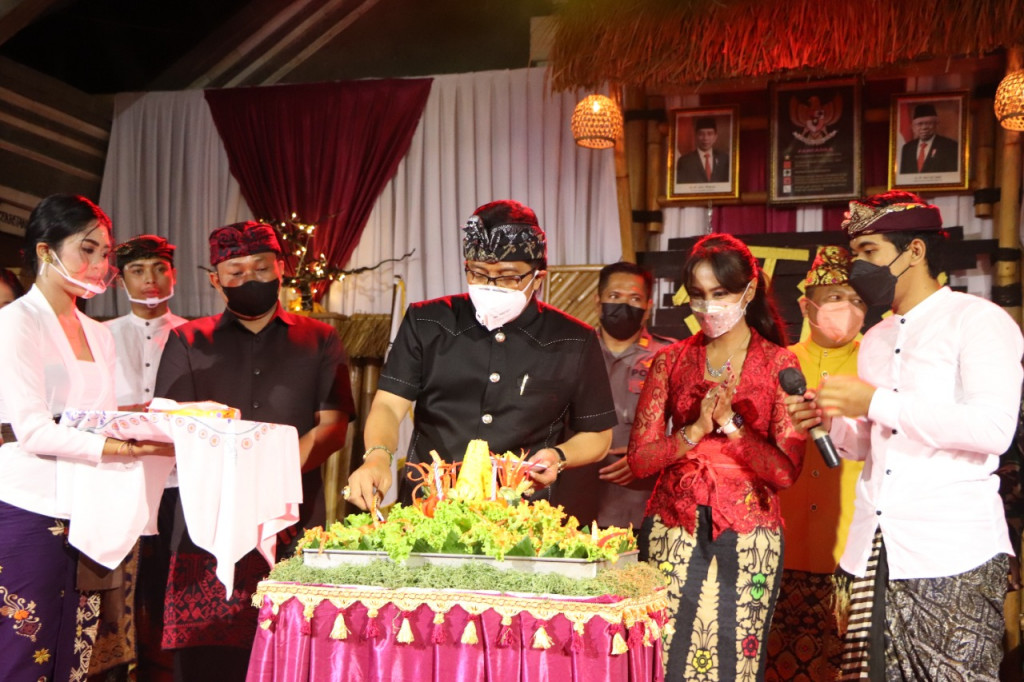 Bupati Giri Prasta Hadiri Perayaan HUT ST. Kertha Santhi ke-45